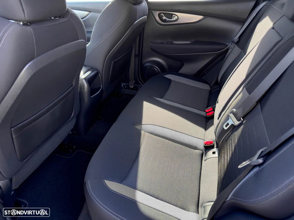 Nissan Qashqai 1.5 dCi N-Connecta 18 - 9