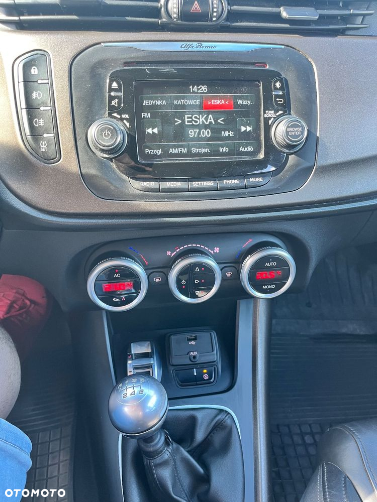Alfa Romeo Giulietta 2.0 JTDM Distinctive - 6