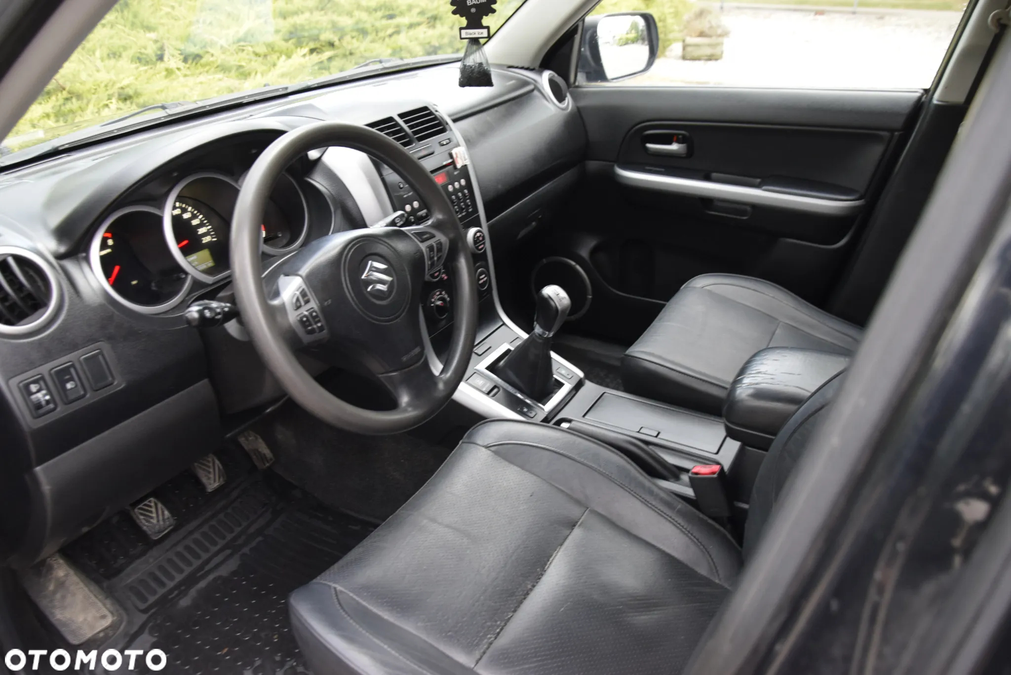 Suzuki Grand Vitara 2.4 Premium - 10