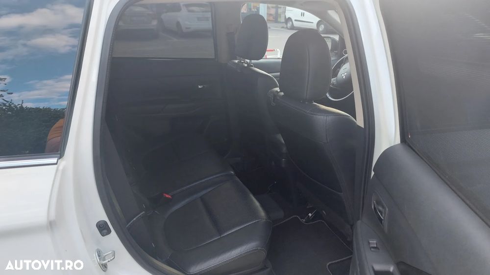Mitsubishi Outlander - 6
