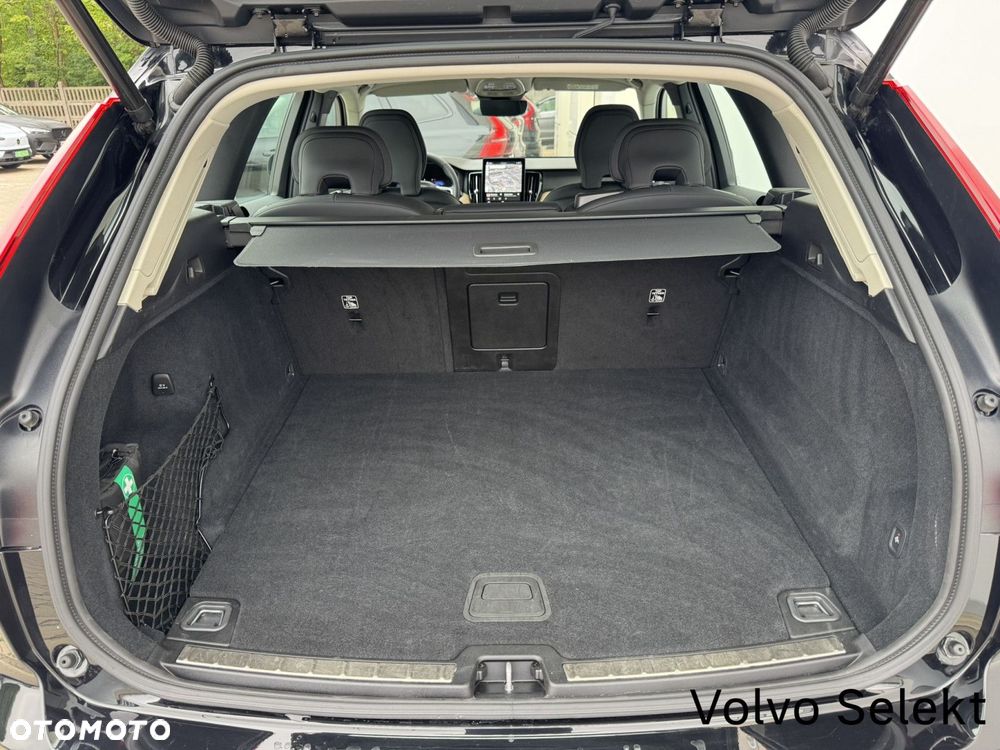 Volvo XC 60 B5 B AWD Plus Dark - 14