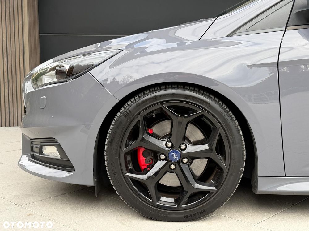 Ford Focus 2.0 EcoBoost ST - 6