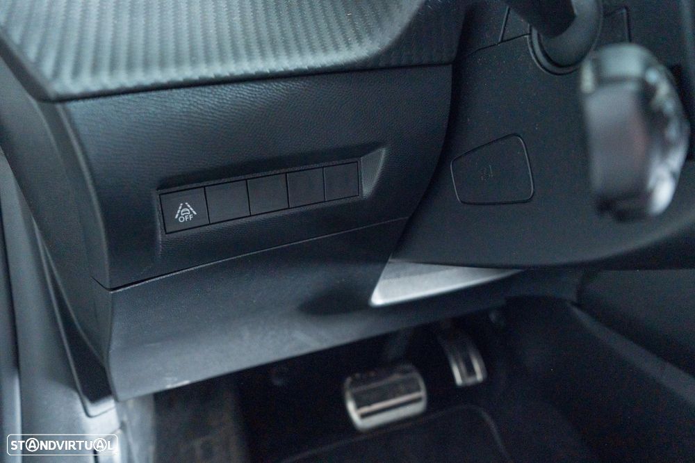 Peugeot e-208 50 kWh GT - 17