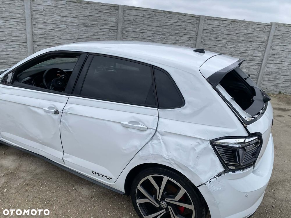 Volkswagen Polo 2.0 TSI DSG GTI - 36