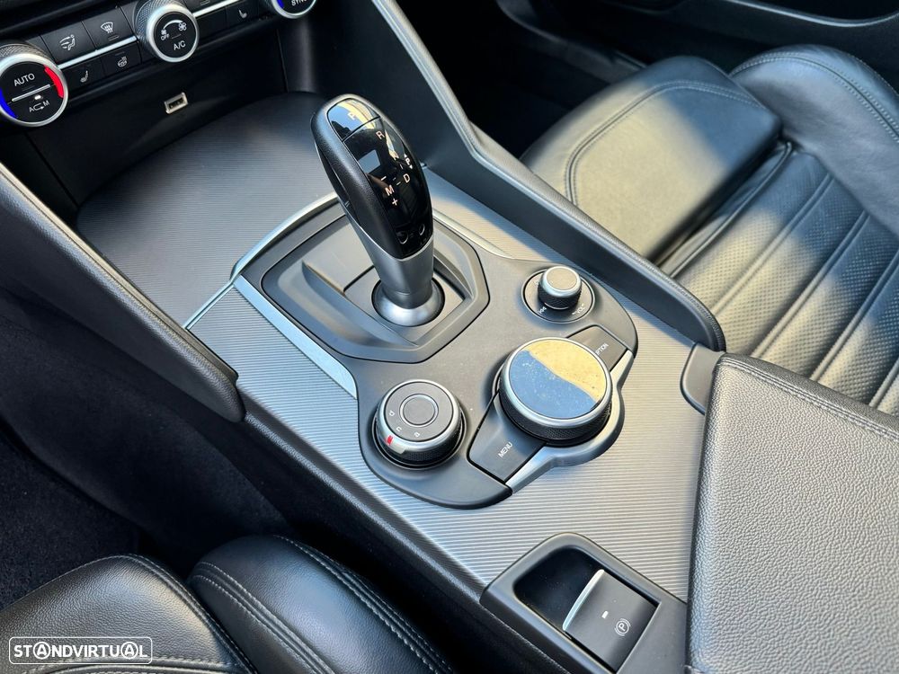 Alfa Romeo Giulia 2.2 D Veloce Q4 AT8 - 21