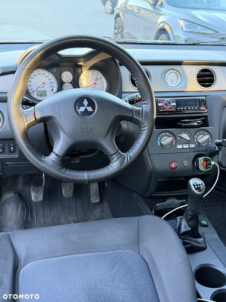 Mitsubishi Outlander - 8