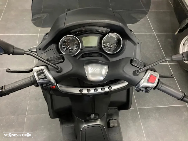 Piaggio MP3 300ie LT ABS - 9