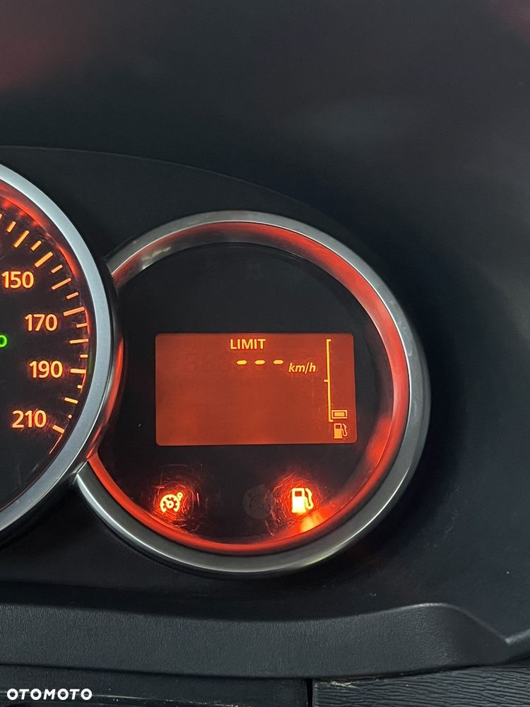 Dacia Lodgy 1.6 SCe Stepway S&S - 33