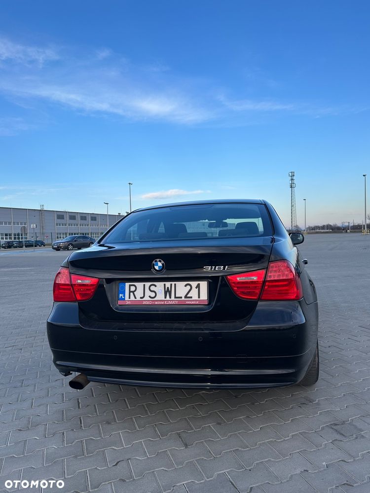 BMW Seria 3 318i - 7
