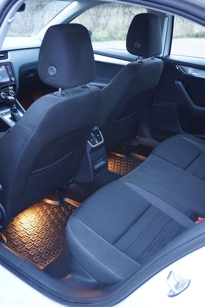 Skoda Octavia 2.0 TSI Ambition DSG - 24