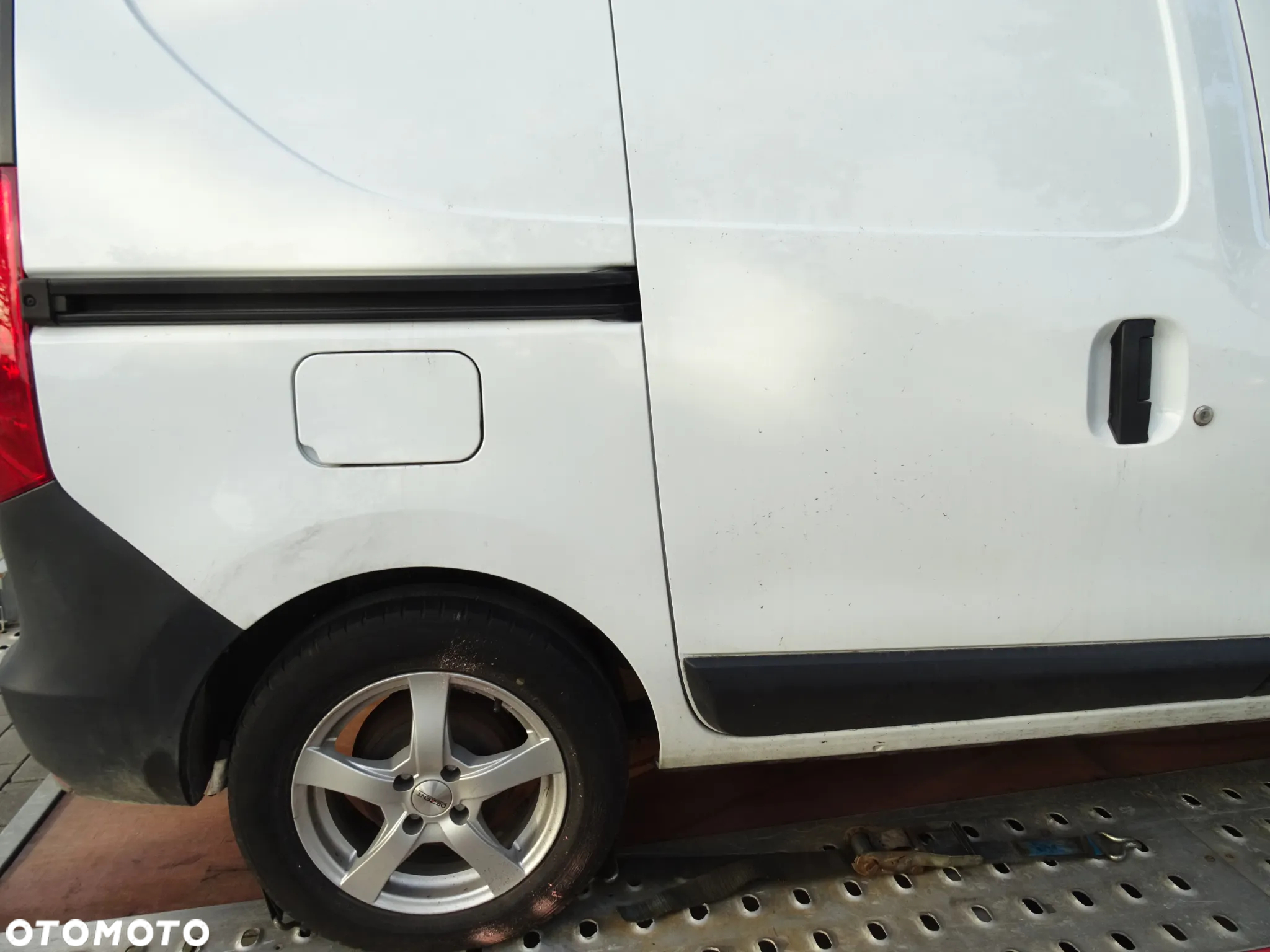 DACIA DOKKER LODGY PAS PRZEDNI GORNY BELKA POD ZDERZAK PRZEDNI TANIO DO REGENERACJI - 18