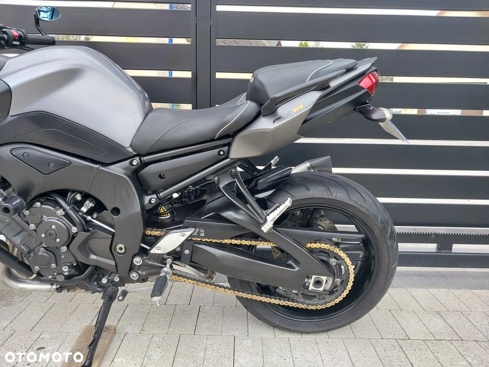 Yamaha FZ8 - 5