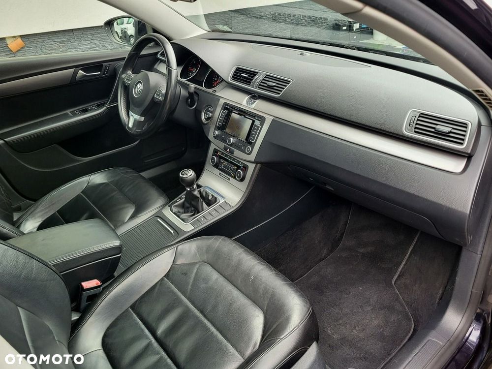 Volkswagen Passat - 24