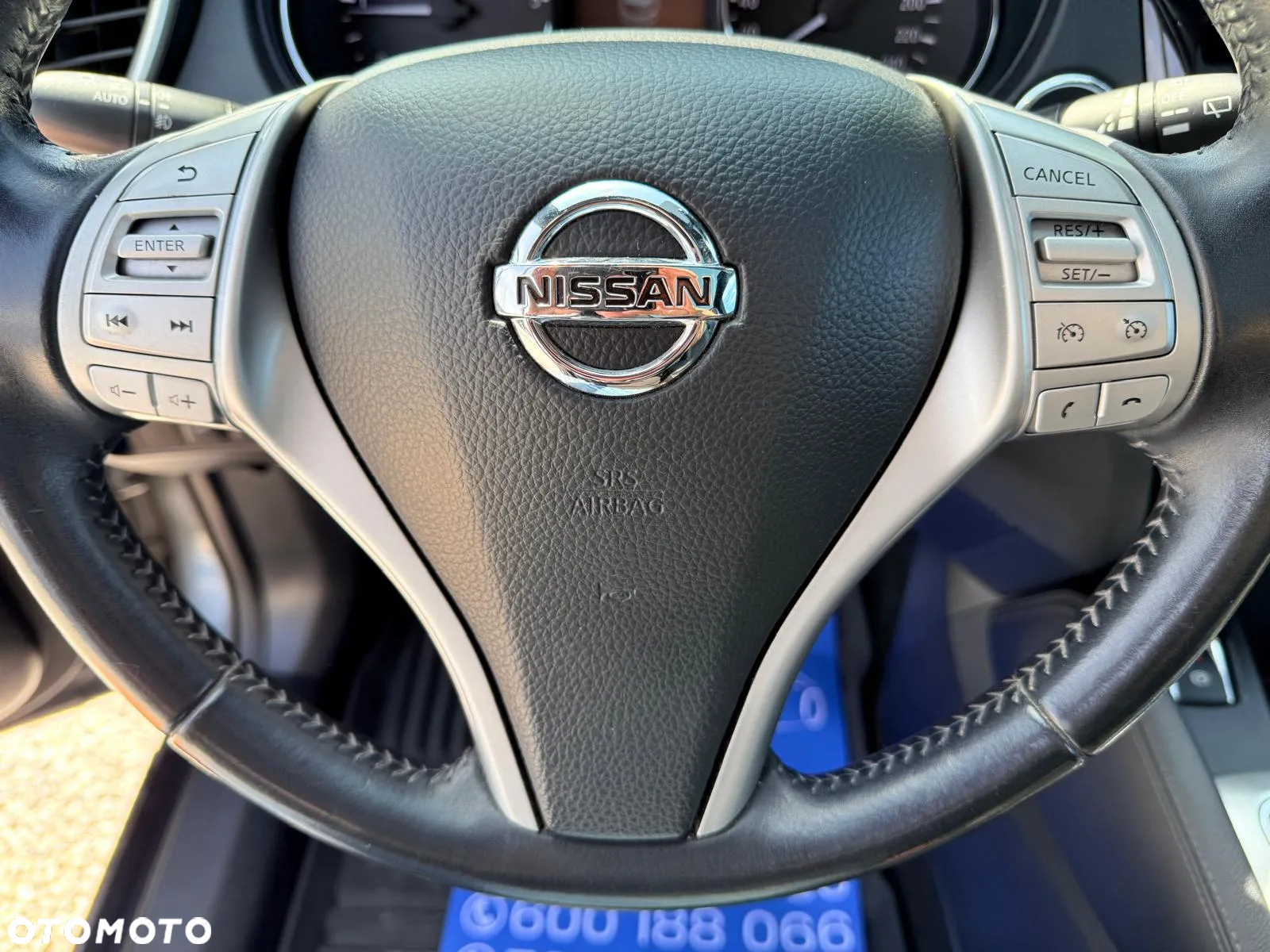 Nissan Qashqai 1.6 dCi Xtronic TEKNA - 25