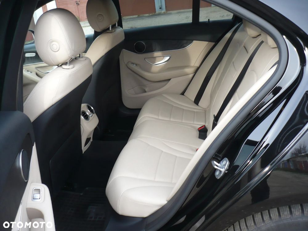 Mercedes-Benz Klasa C 220 d 4MATIC 9G-TRONIC - 18