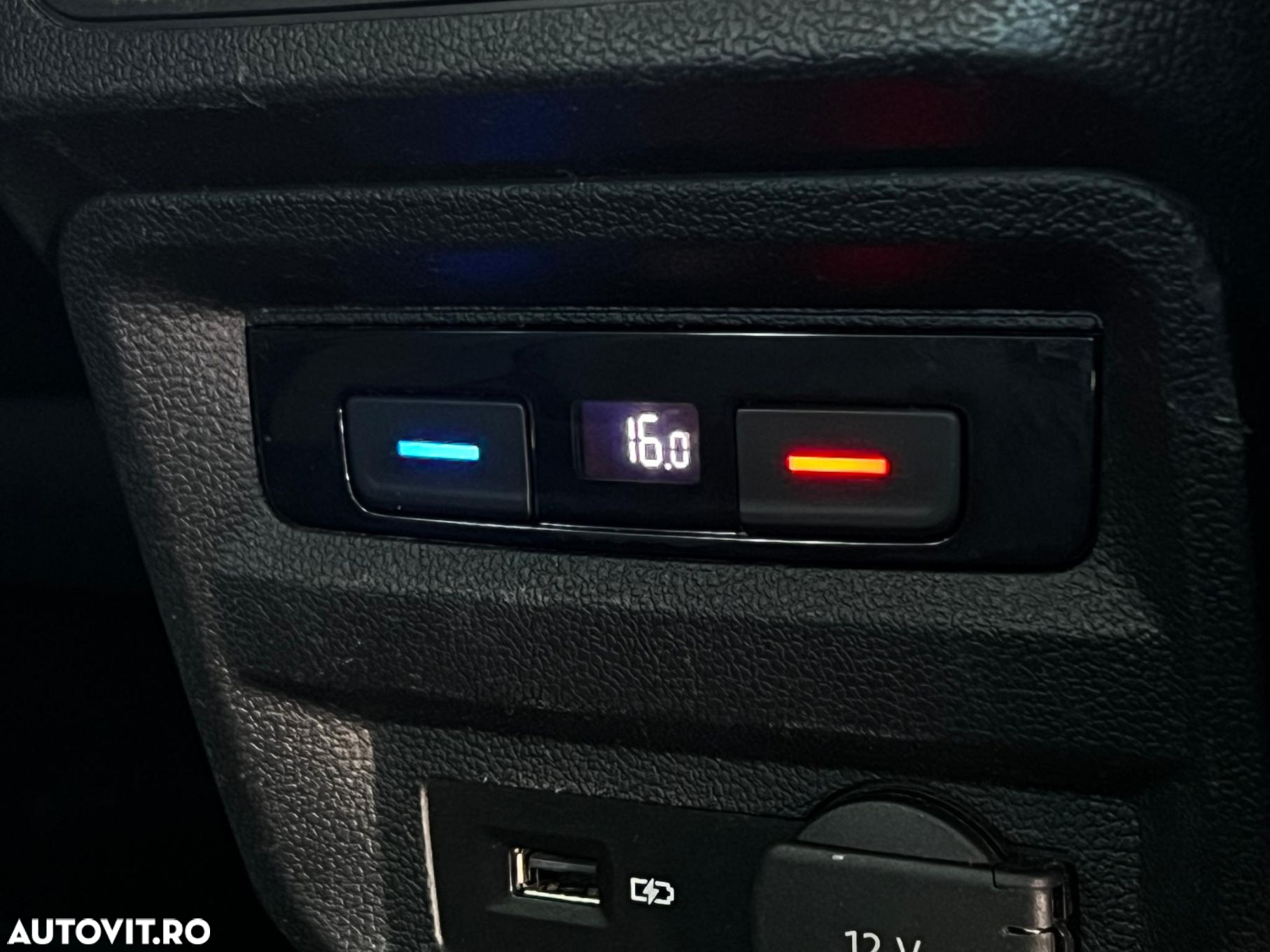 Volkswagen Tiguan - 11
