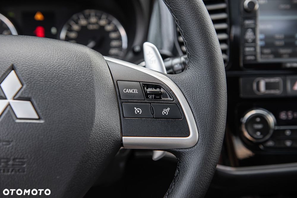 Mitsubishi Outlander - 21