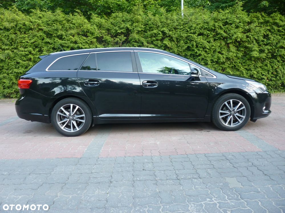Toyota Avensis 1.8 Executive - 6