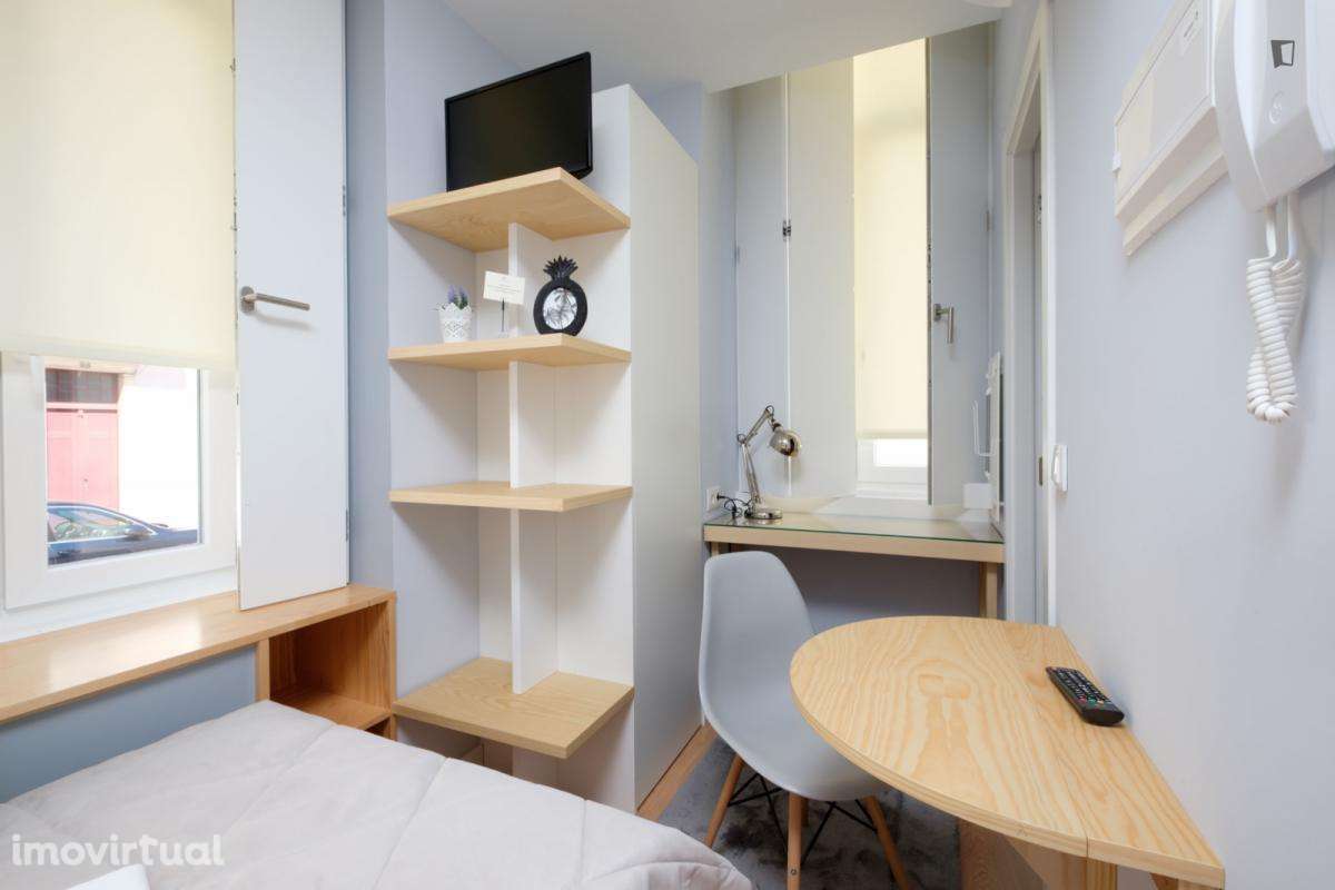 Estúdio - localizado em Montes Claros Coimbra - Grande imagem: 2/17