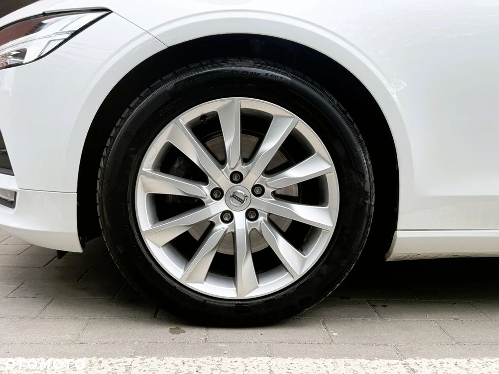 Volvo S90 D4 Momentum - 40