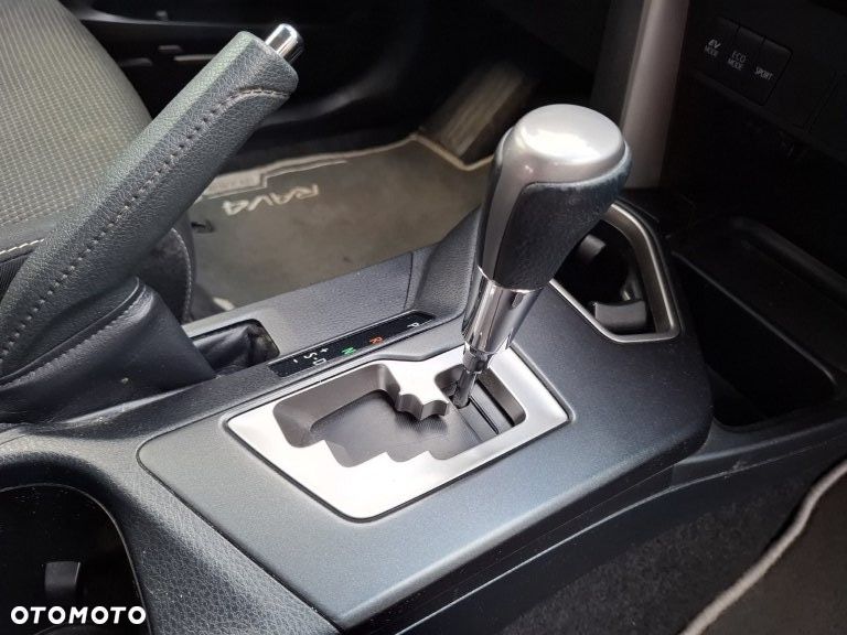 Toyota RAV4 - 13