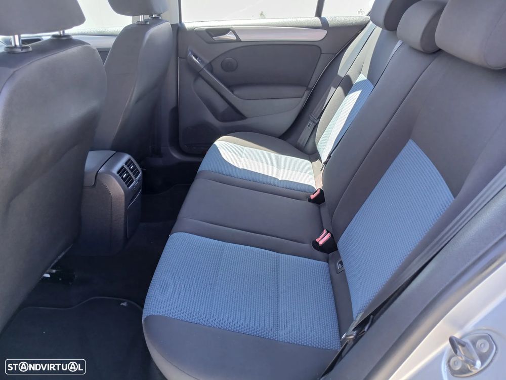 VW Golf 1.6 TDi Trendline BlueMotion - 19