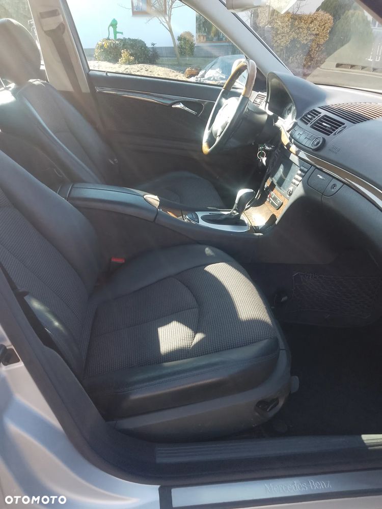 Mercedes-Benz Klasa E 240 4Matic Avantgarde - 8