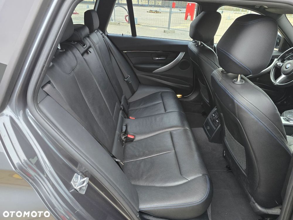 BMW Seria 3 318i Edition M Sport Shadow - 21