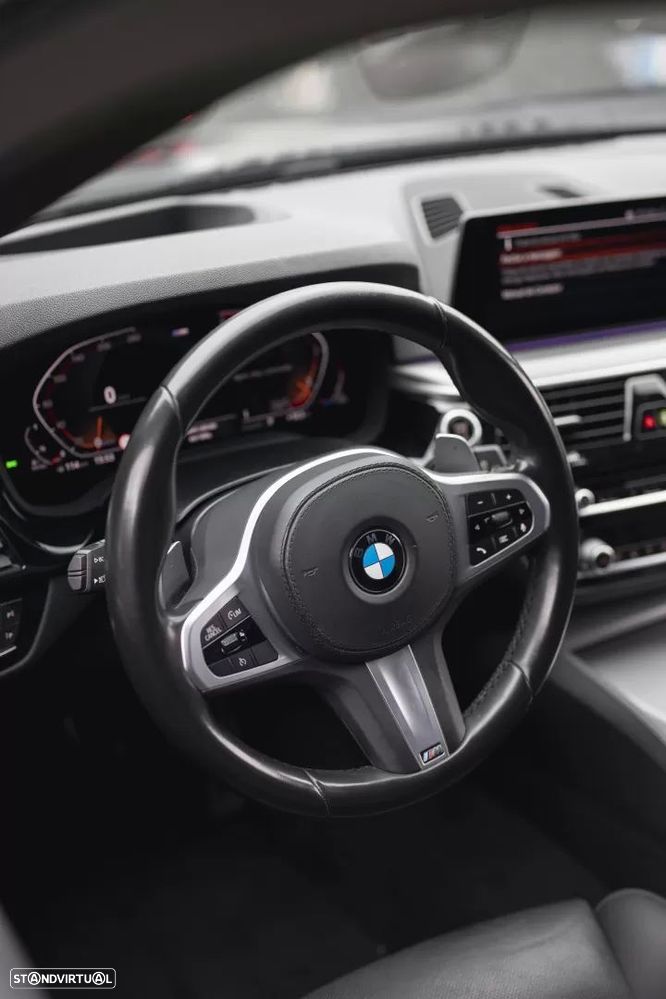 BMW 520 d Pack Desportivo M Auto - 30