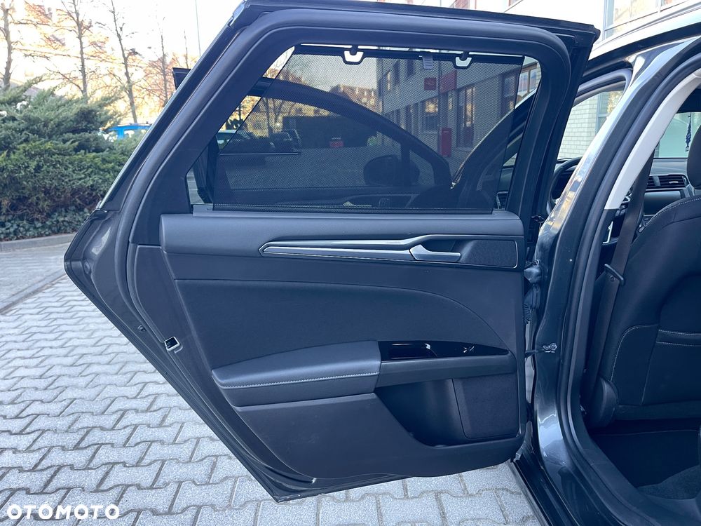 Ford Mondeo - 21