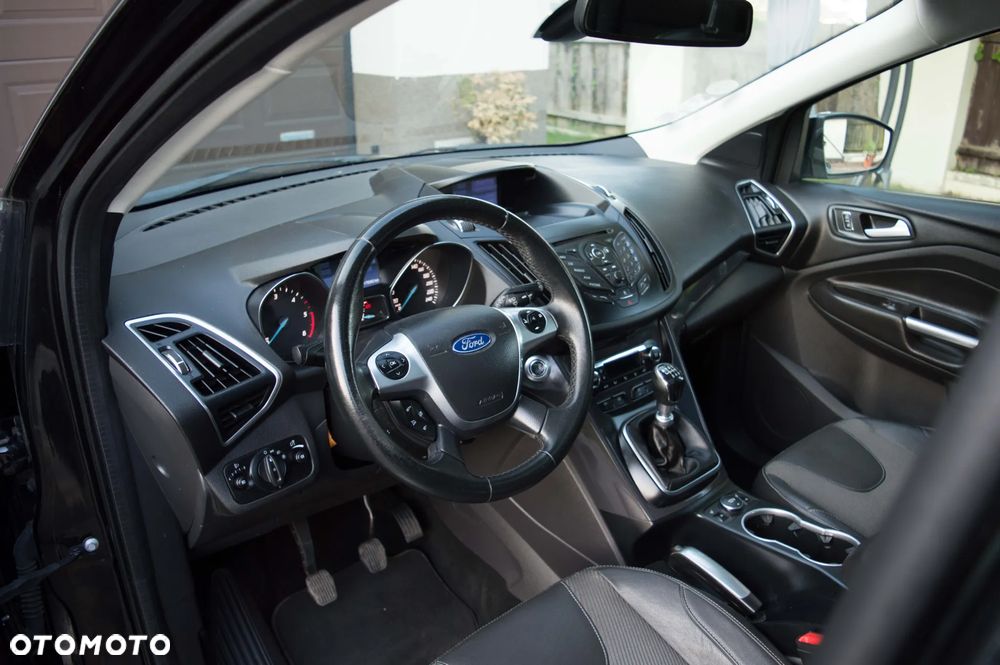 Ford Kuga 2.0 TDCi 2x4 Titanium - 17