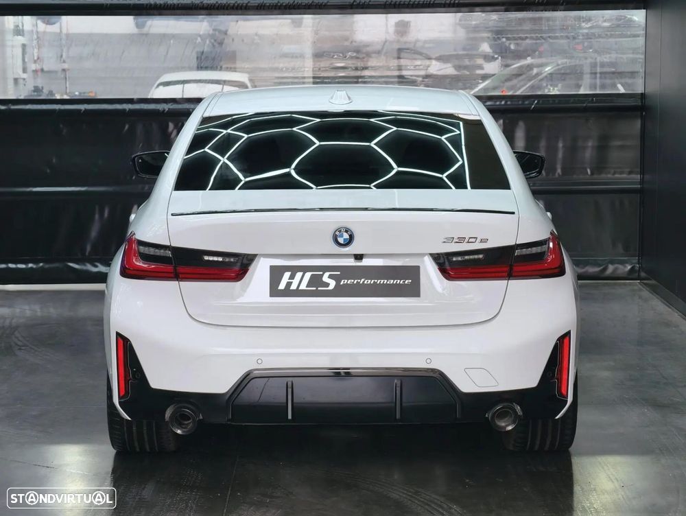 BMW 330 e Pack Desportivo M Pro Auto - 13