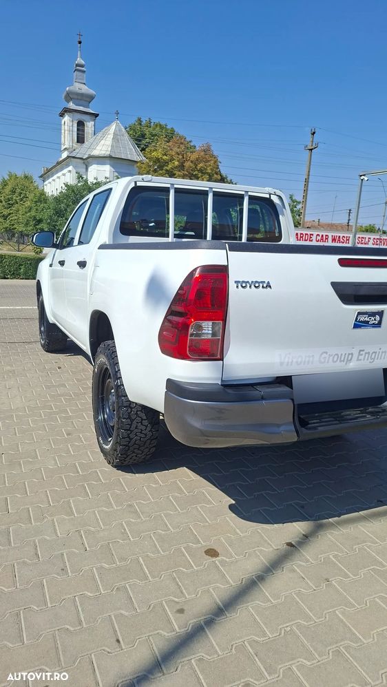 Toyota Hilux - 10