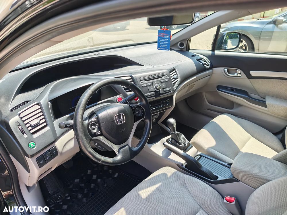Honda Civic 1.8 MT ES - 8