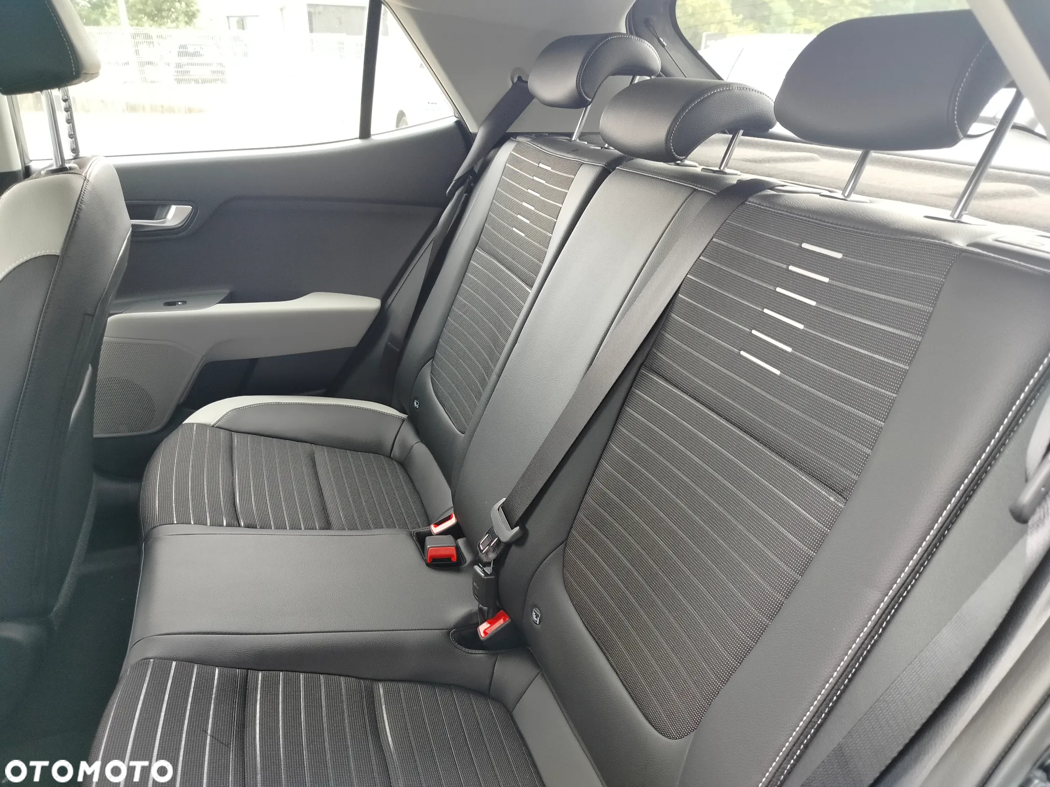 Kia Stonic 1.2 L - 14
