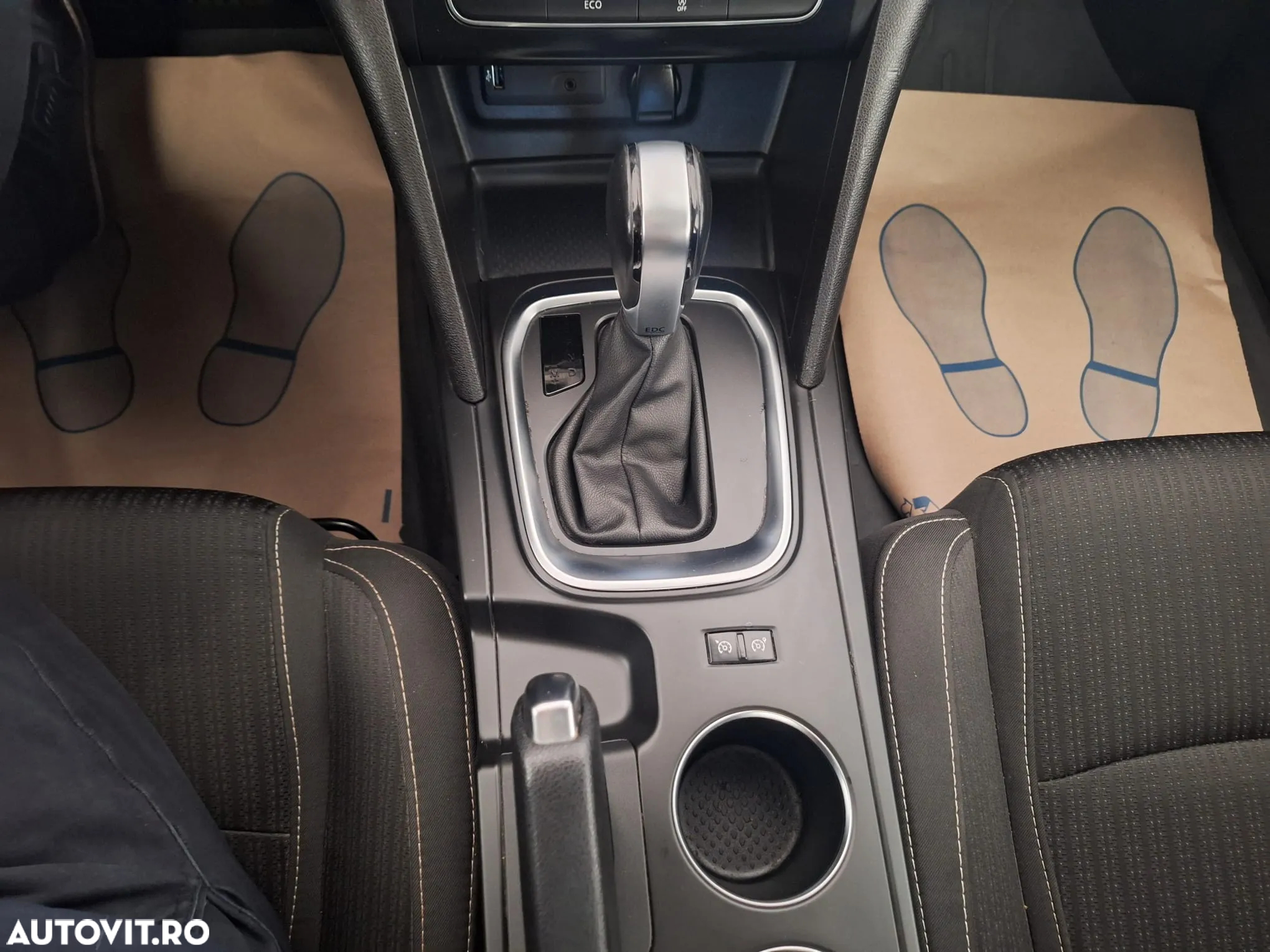 Renault Megane TCe EDC Zen - 10