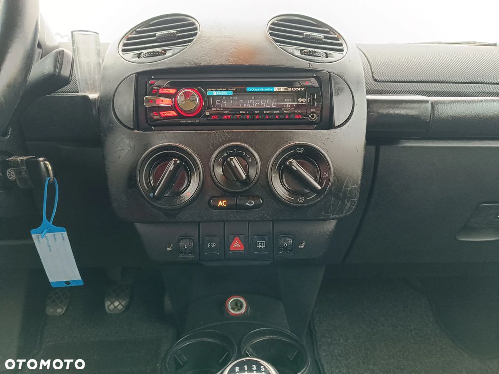 Volkswagen New Beetle - 15