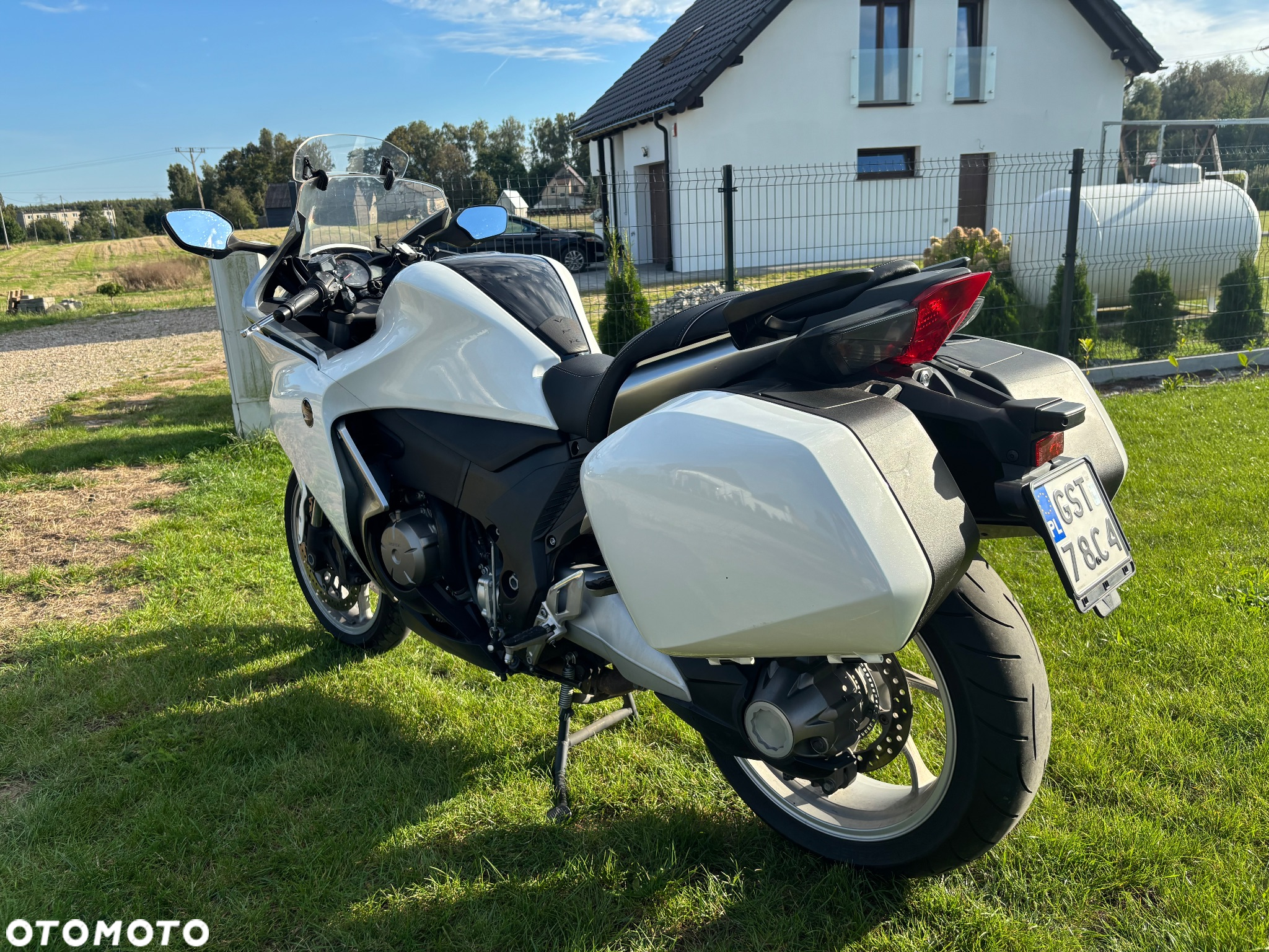 Honda VFR - 13