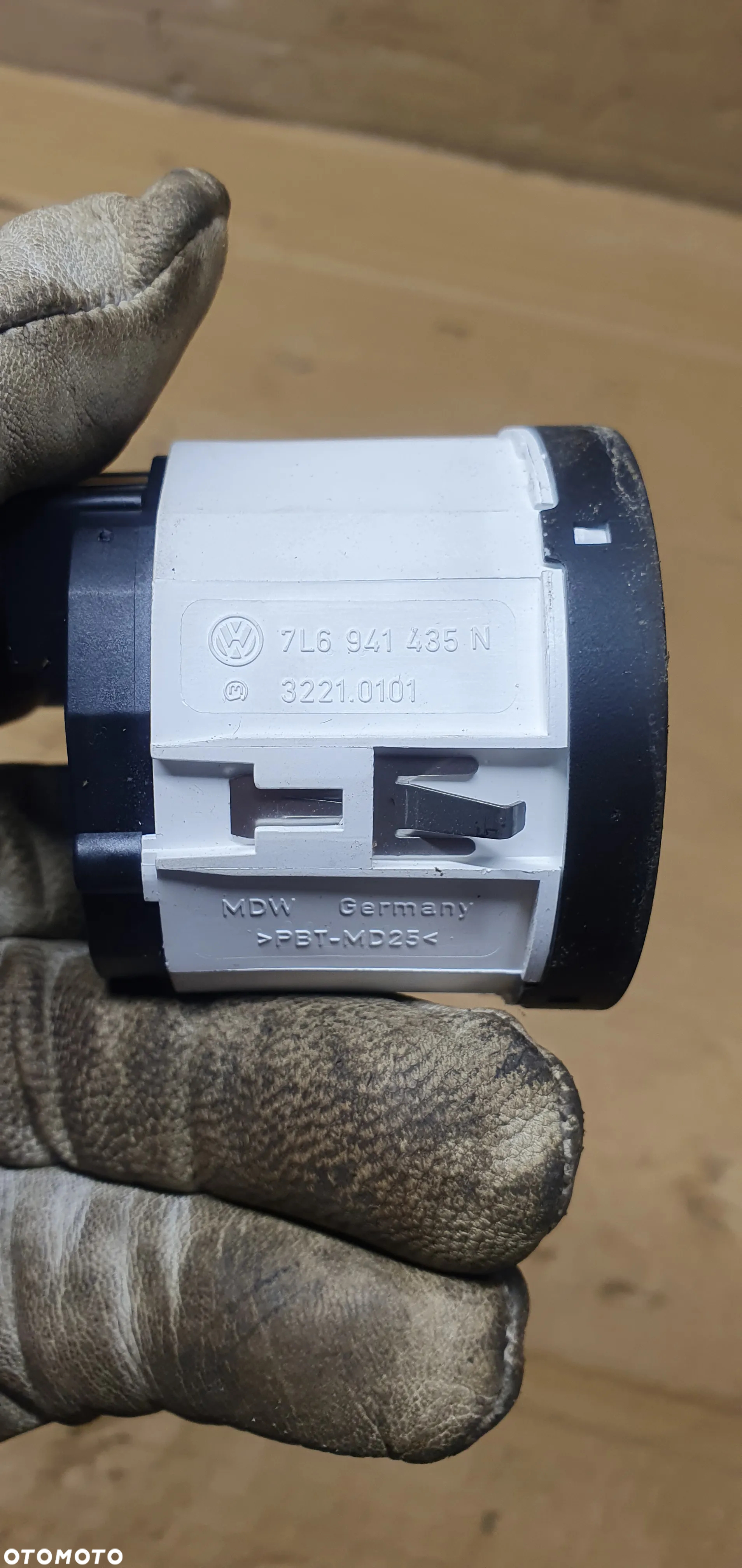 Przełącznik blokady mostu napędu VW Touareg 7L6941435N - 3