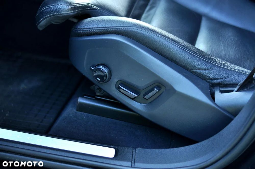 Volvo XC 60 D4 Inscription - 17