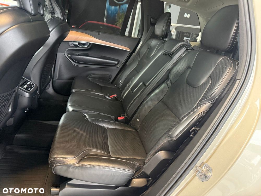 Volvo XC 90 - 16