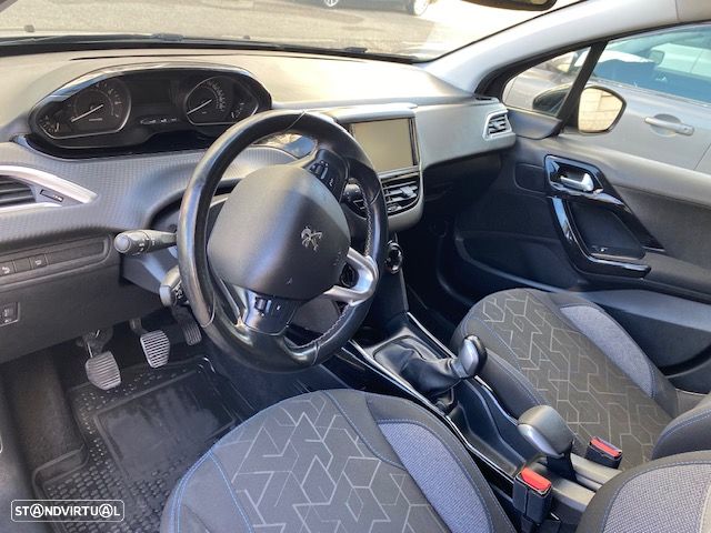Peugeot 2008 1.2 PureTech Style - 6
