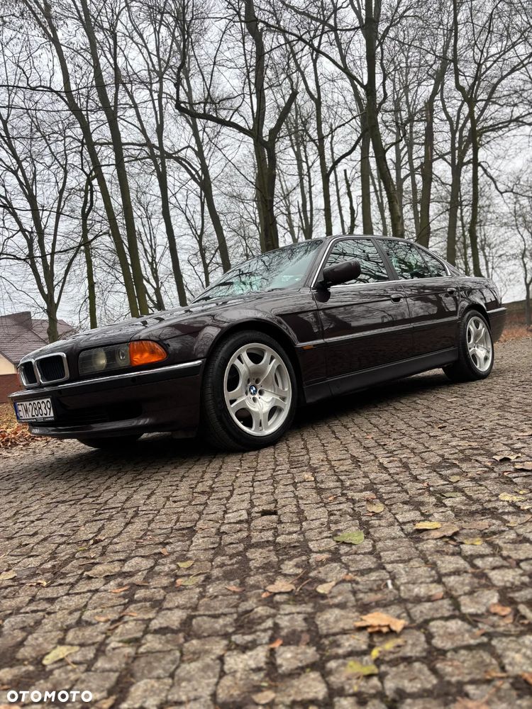 BMW Seria 7 - 11