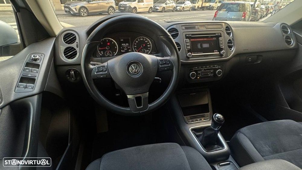 VW Tiguan 2.0 TDi Sport BlueMotion - 13