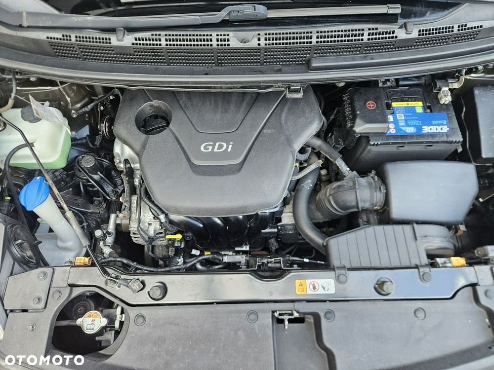 Kia Carens 1.6 GDI Dream-Team Edition - 37
