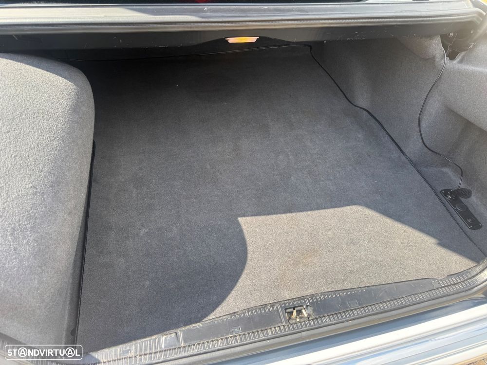 Mercedes-Benz W124 (1984-1997) - 11