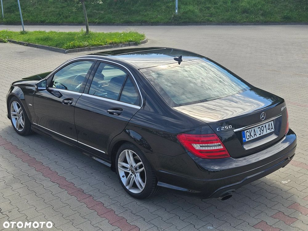 Mercedes-Benz Klasa C 250 CGI BlueEff Avantgarde - 11