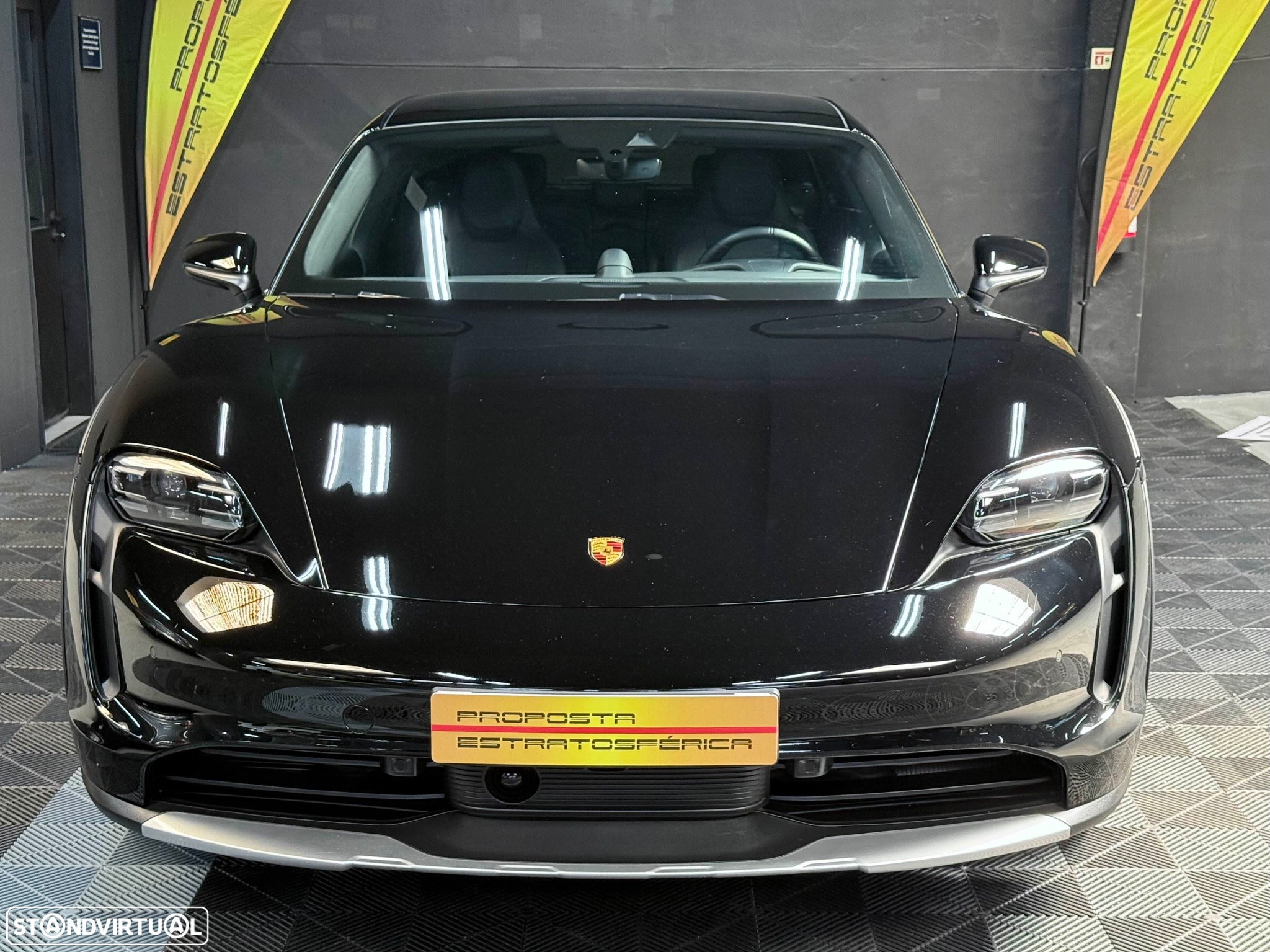 Porsche Taycan Cross Turismo 4 - 8