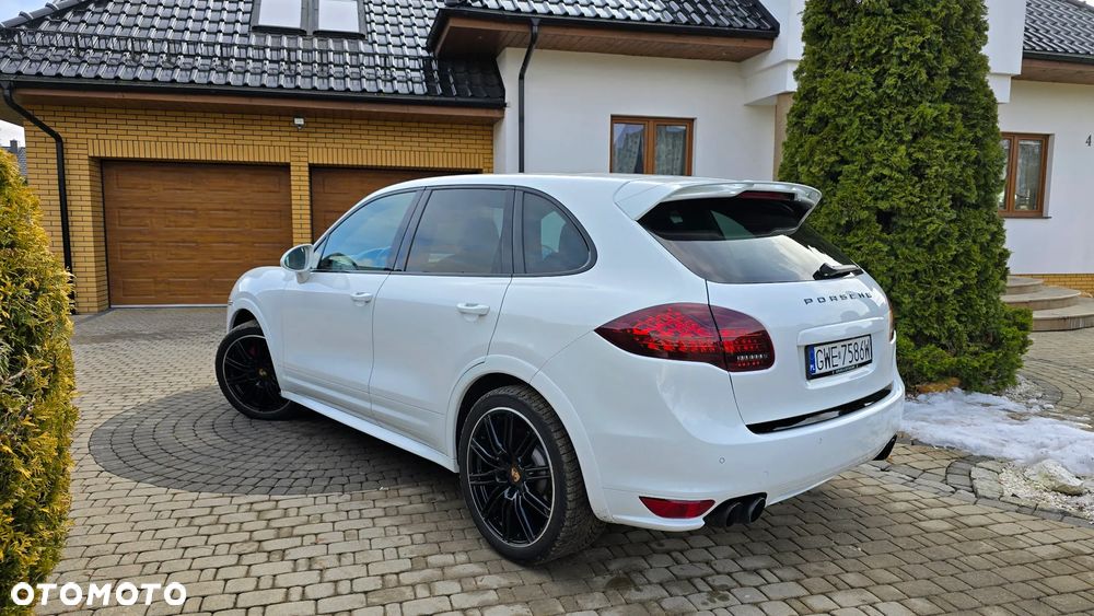Porsche Cayenne - 3