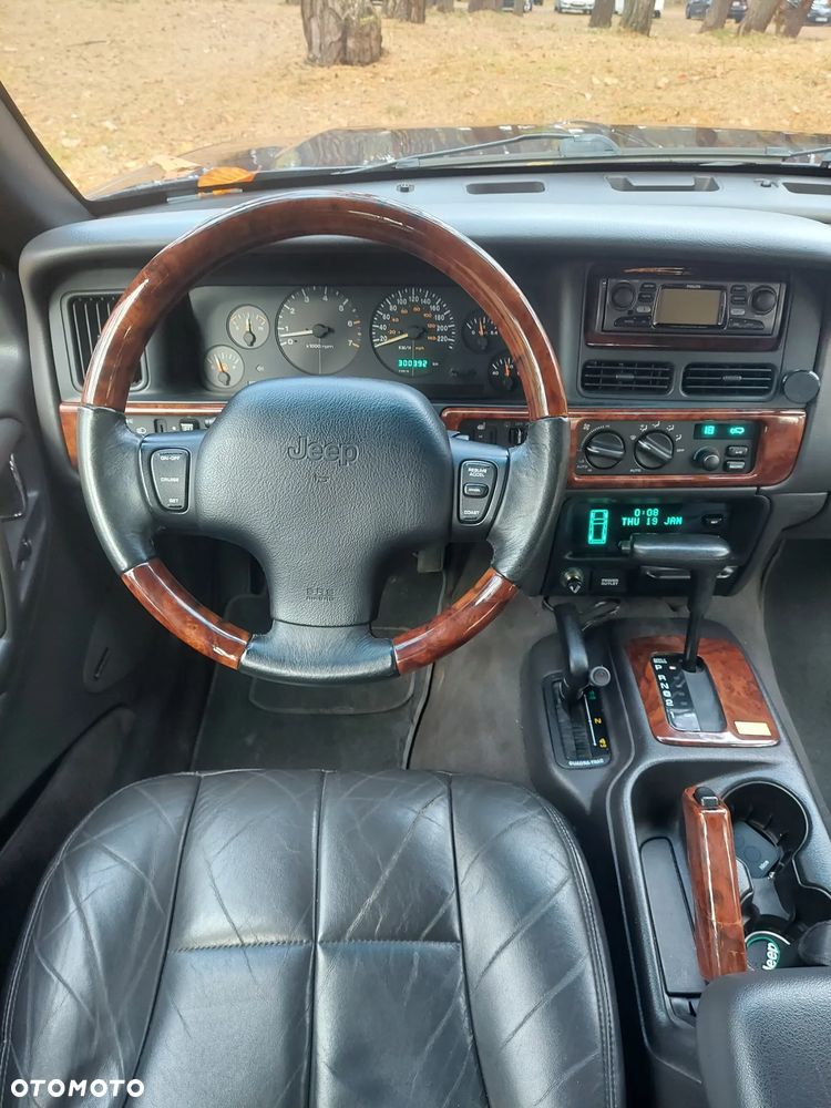 Jeep Grand Cherokee - 15